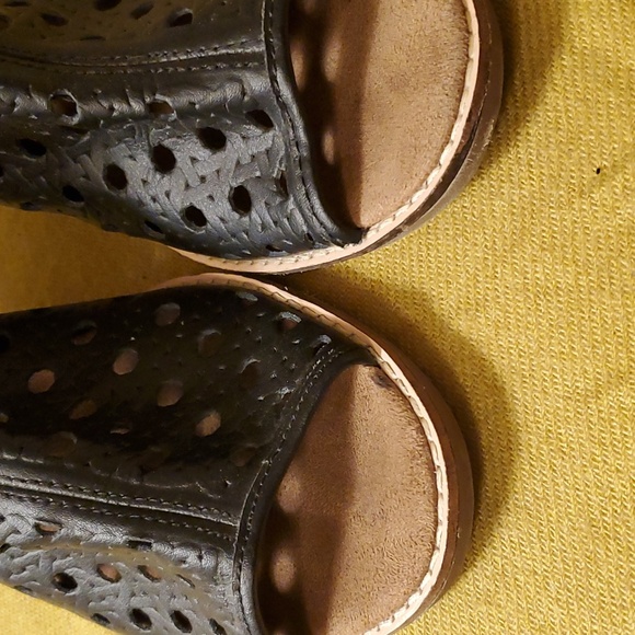 9.5 Toms Majorca Black Ankle Booties style #301214 - Picture 3 of 10